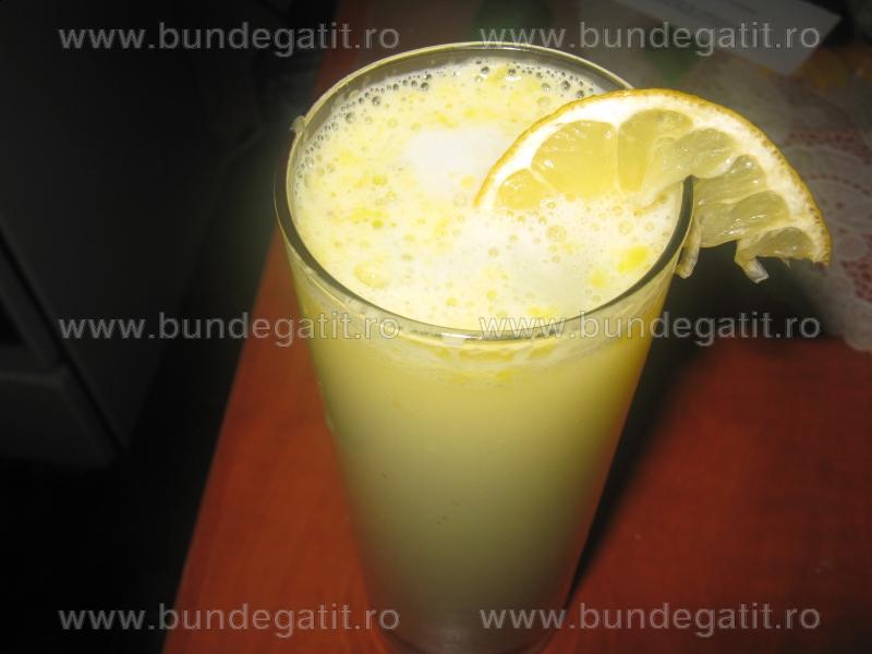 Gin Golden Fizz