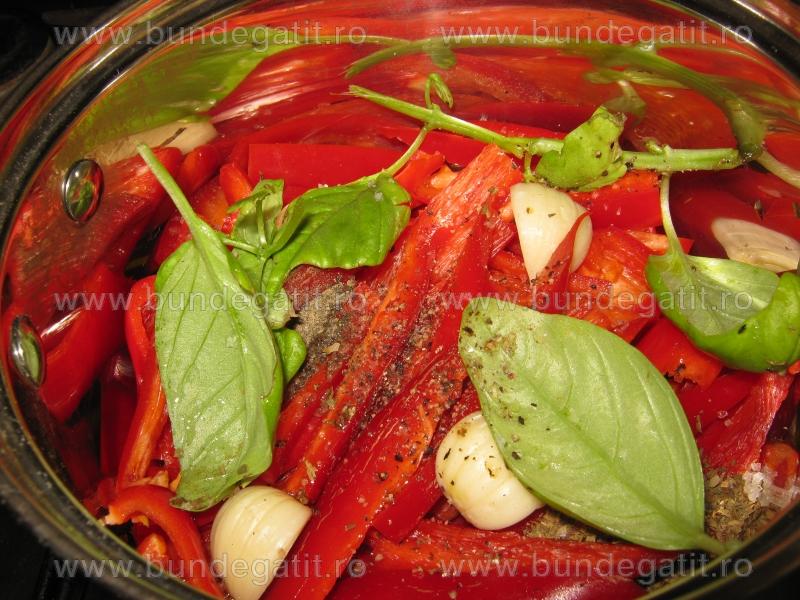 Salata calda de ardei