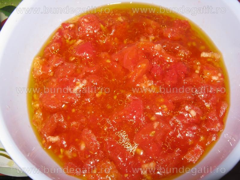 Salata de rosii coapte,cu usturoi