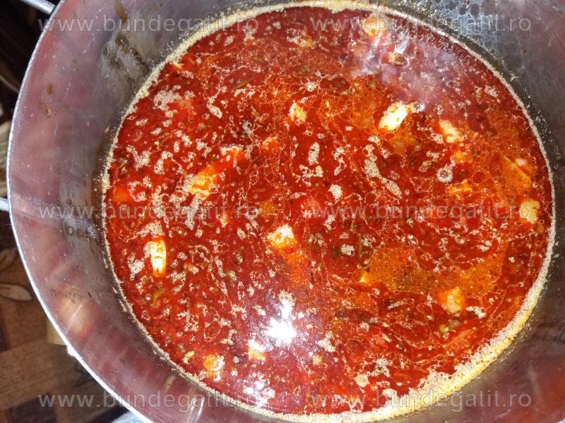 Ciorba de fasole cu afumatura si zeama de varza