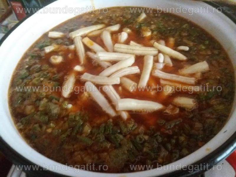 Ciorba de fasole verde cu zeama de varza
